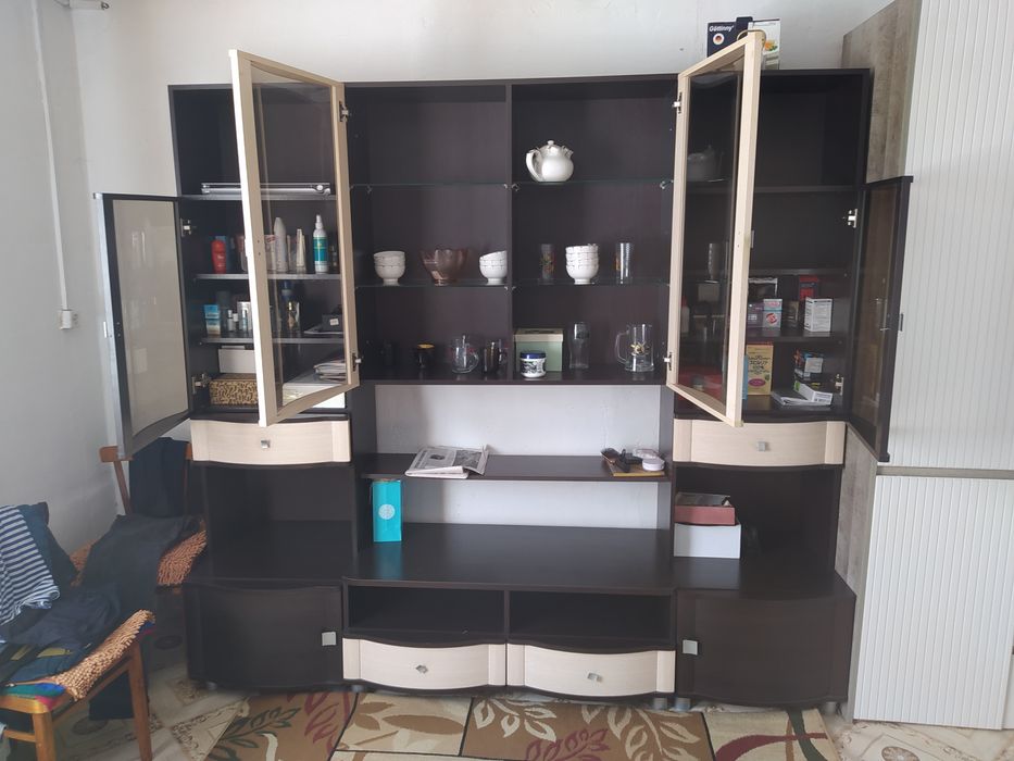 Продам мебель для гостиной.Стенка