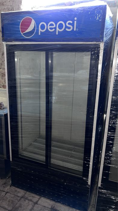 Vitrina frigorifica cu 2 usi pentru bautura/doze/sucuri