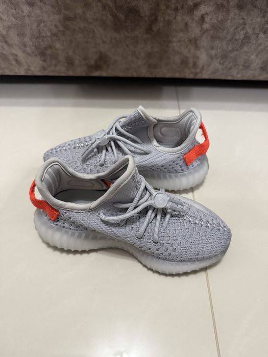 Adidasi Adidas Yeezy copii