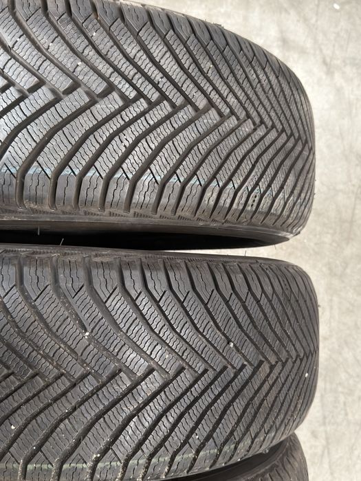 Vand 4 anvelope 225/55/18 michelin de iarnă ca noi