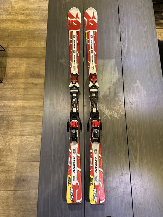 Schiuri Atomic RACE 165 cm  stare buna carving/slom