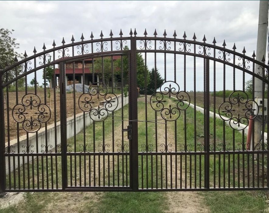 Executam porti din fer forjat din sipca metalică stil jaluzele