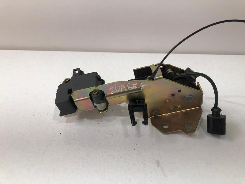 Broasca capota spate Volkswagen Touareg 7l0827506d