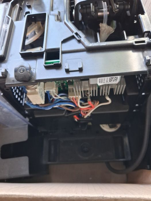 Espresor cu capsule Nesspreso DeLonghi   pentru piese...