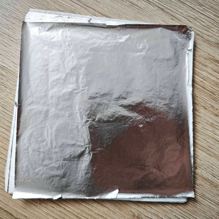 Листи златисто и сребристо фолио за декорации и арт проекти