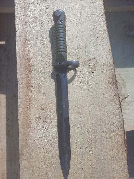 Baioneta militara Spania