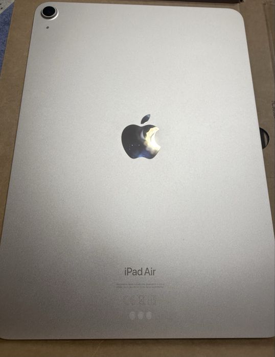 Apple iPad Air 5 , модел A2588. Процесор: Apple M1