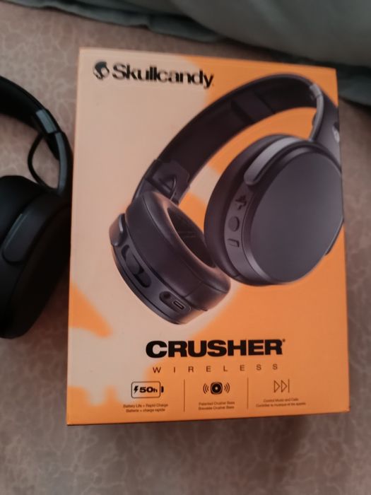 Vând căști skullcandy crusher