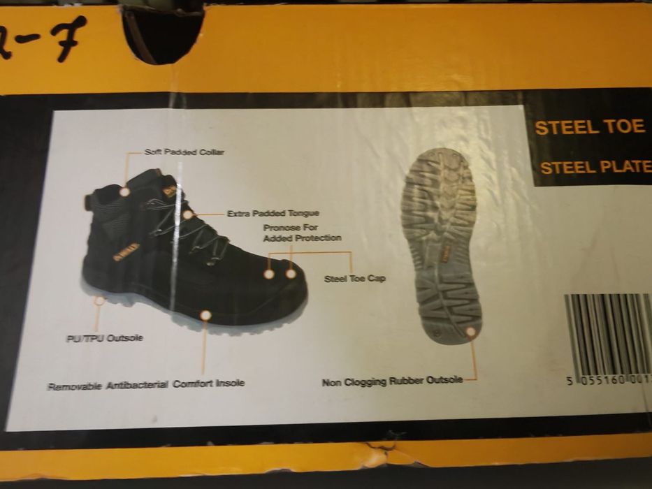 Рабочий ботинка новый