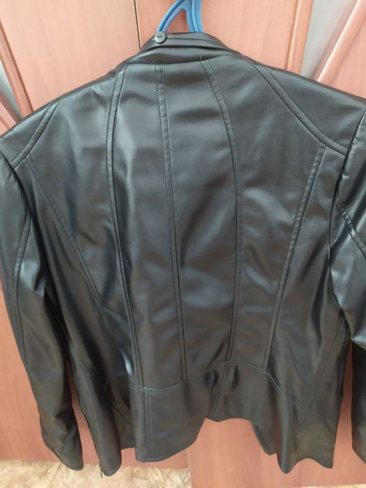 Продам куртку кожанную