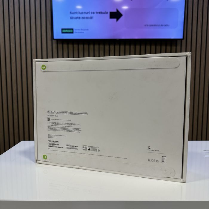 Macbook Air 13.6" M4 16 256 \ Sigilat \ Garantie \ iDroid