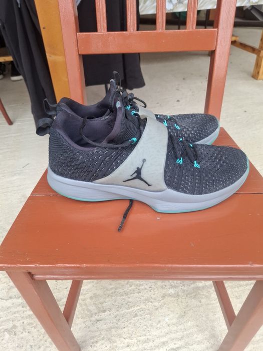 Adidasi jordan ca noi