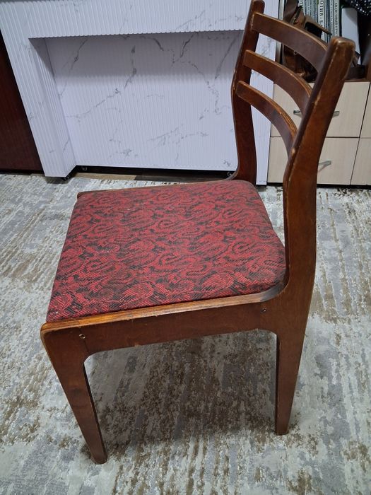 Стулья деревянные