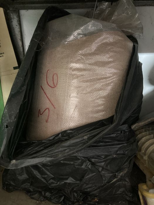 Aparat de curățare cu coajă de nucă