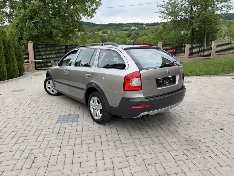 SKODA Octavia 2011 — imagine 2