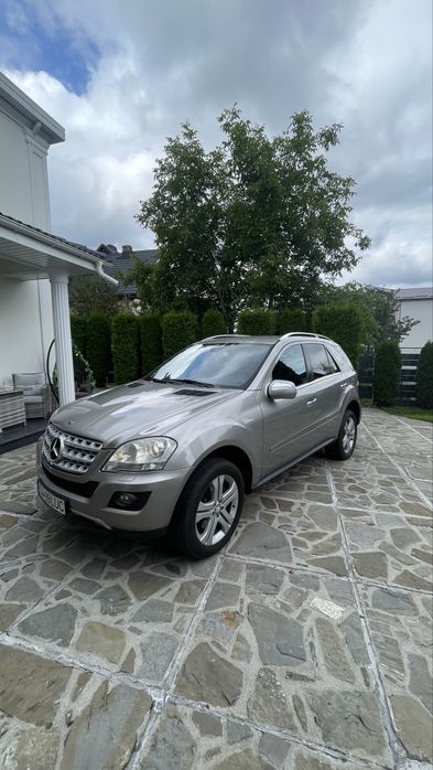 Mercedes-Benz ML 320 CDI V6 – 2009 – 229.000 km