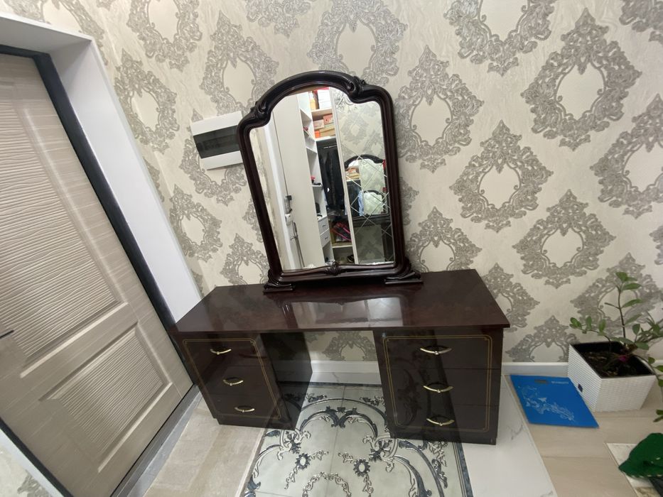 Продам итальянский комод