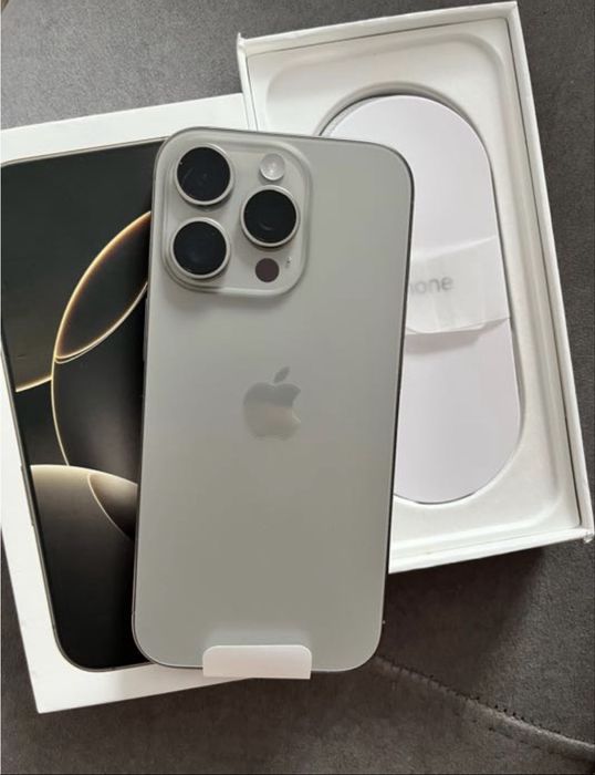 Iphone 16 pro с гарантией