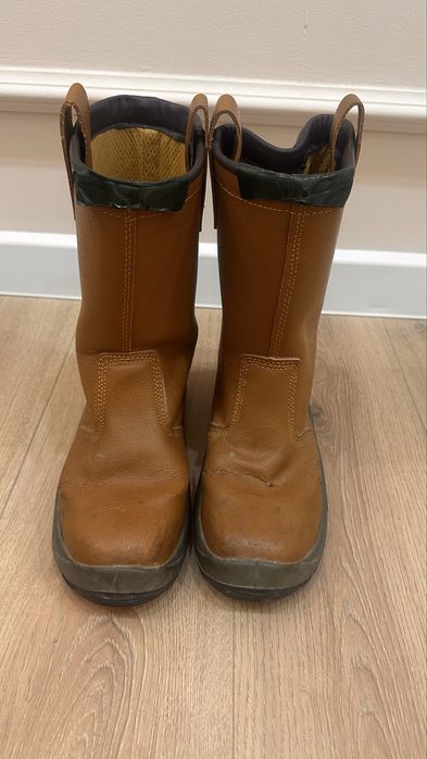 Спец.Сапоги етик 1000 тг