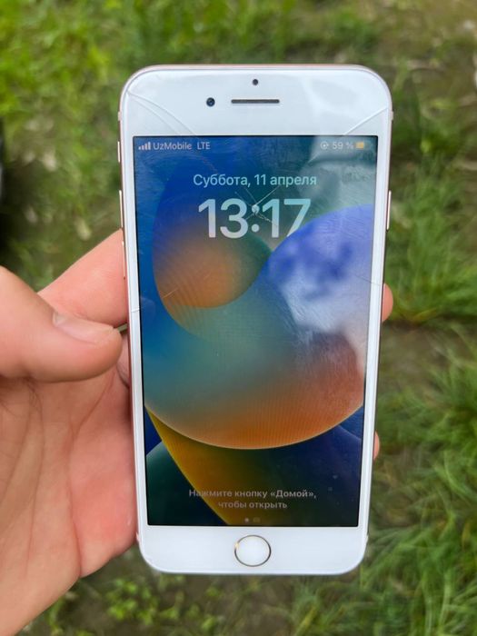 Iphone 8 colati yaxshi xamma joyi  ishledi ekranida singan joyi bor