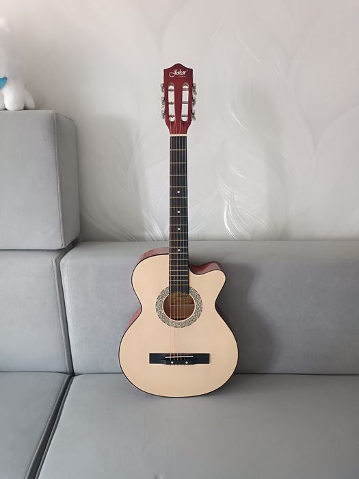 Гитара акустическая