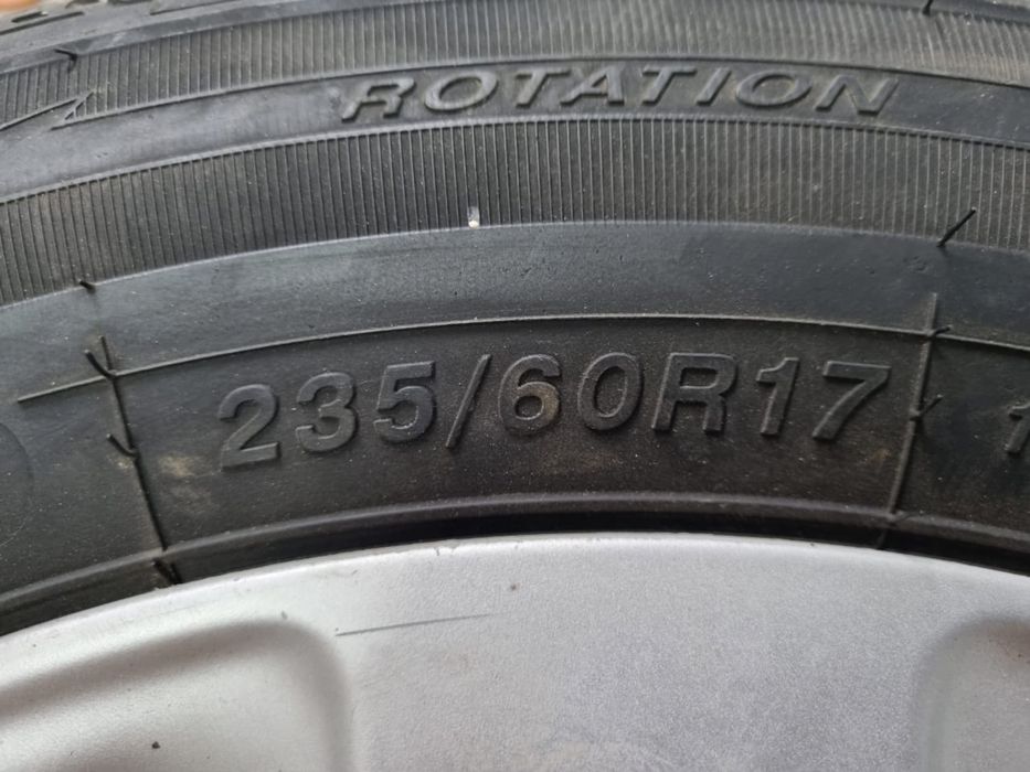 Продам автомобильную резину с дисками