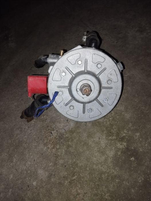 Gaz reduktor sotiladi