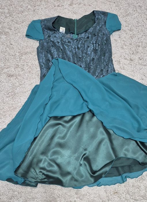 Rochie eleganta in stare noua