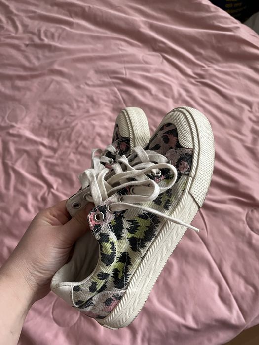 Кроссовки зара 35