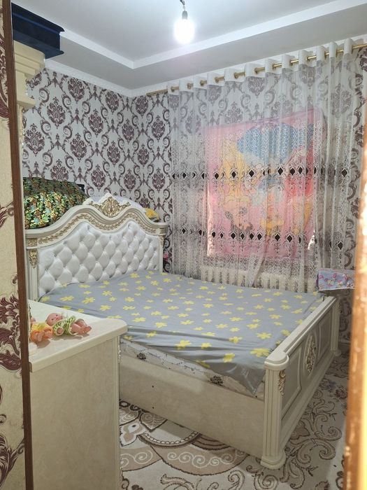 Vayenniy garadok "CLAVEJIO" gasti yoninida 2 sotixli  kotedj sotiladi.