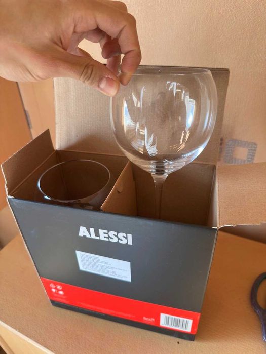 Чисто нови чаши и сервизи