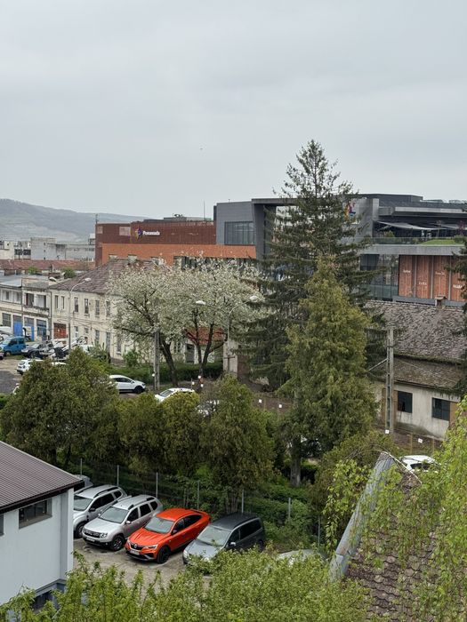 Vand Apartament 3 camere-Zona Garii