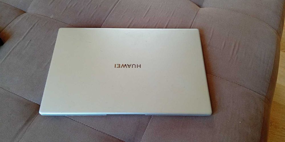 HUAWEI MateBook D14
