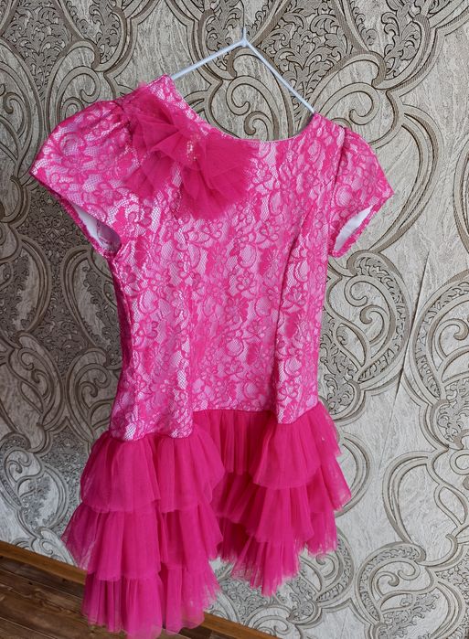 Продам платья на девочку