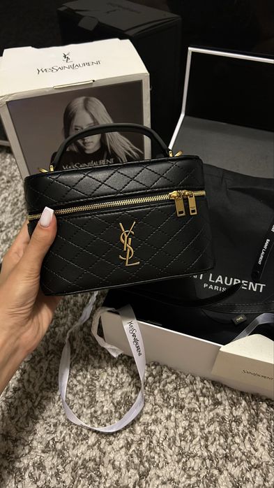 Geanta YSL pe stoc