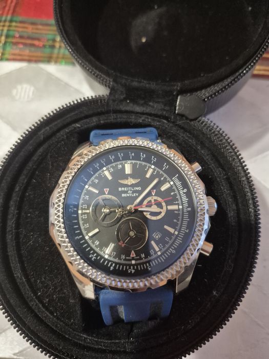 Чисто нов механичен часовник