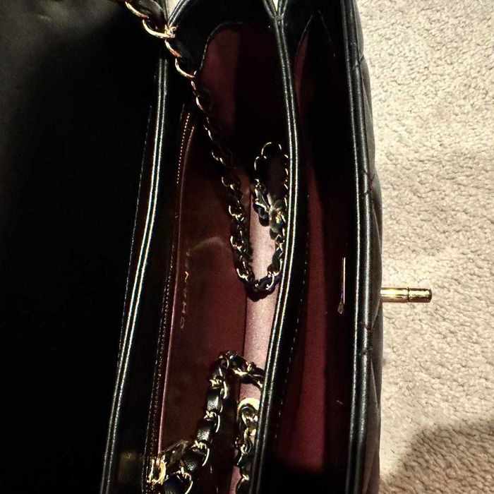 Geantă Chanel din Piele Neagră, Poseta Chanel din Piele