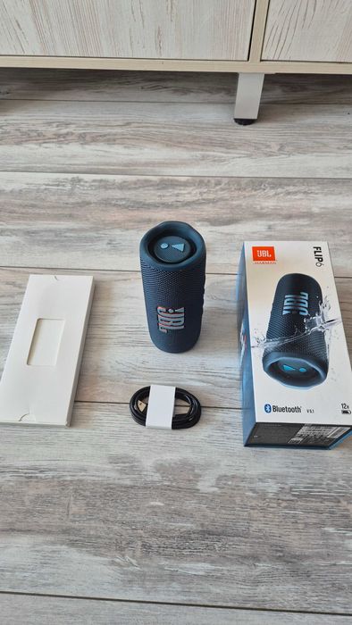 Продам оригинальную Колонку JBL FLIP6