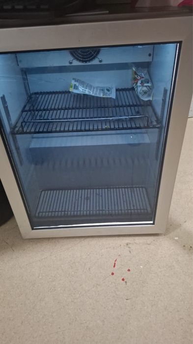 Холодильник-витрина