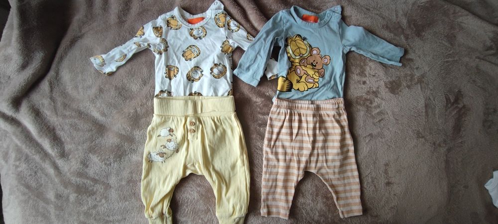 Vând lot haine bebeluși (45 piese), mărimea 56