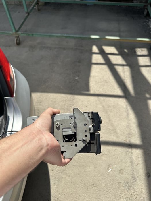 Продам магнитолу Alpine