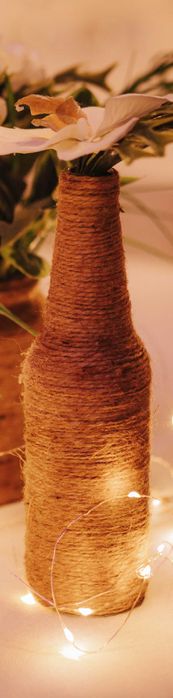 Sticlă decorată cu sfoară de iută.