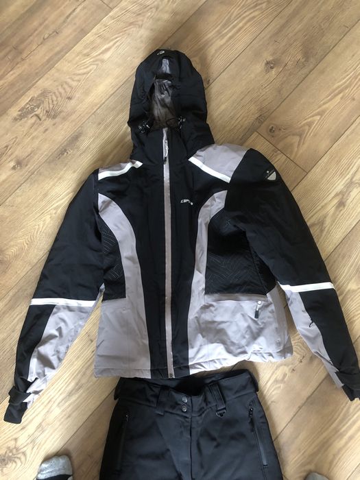 Горнолыжный костюм