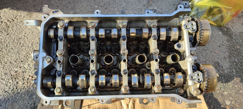 Головка блока цилиндров 2ZR-FE