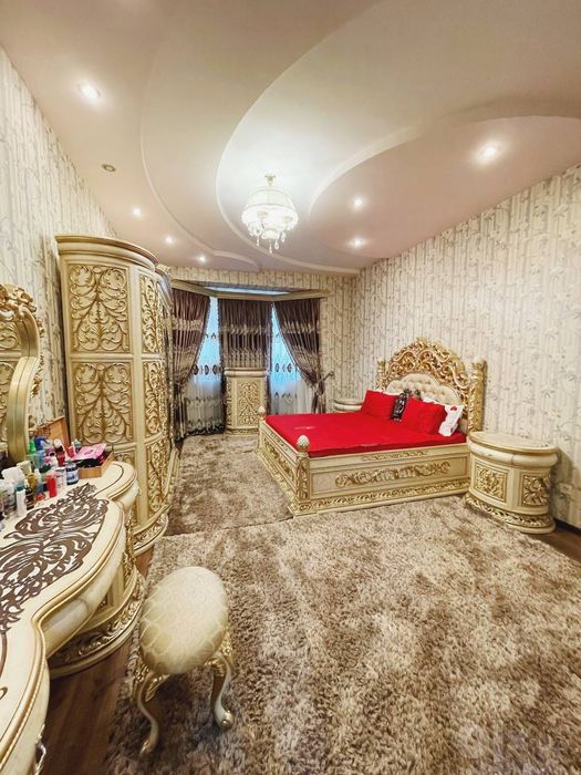 3 ком. Квартира 180 м2. Ор-р: улица Нукус