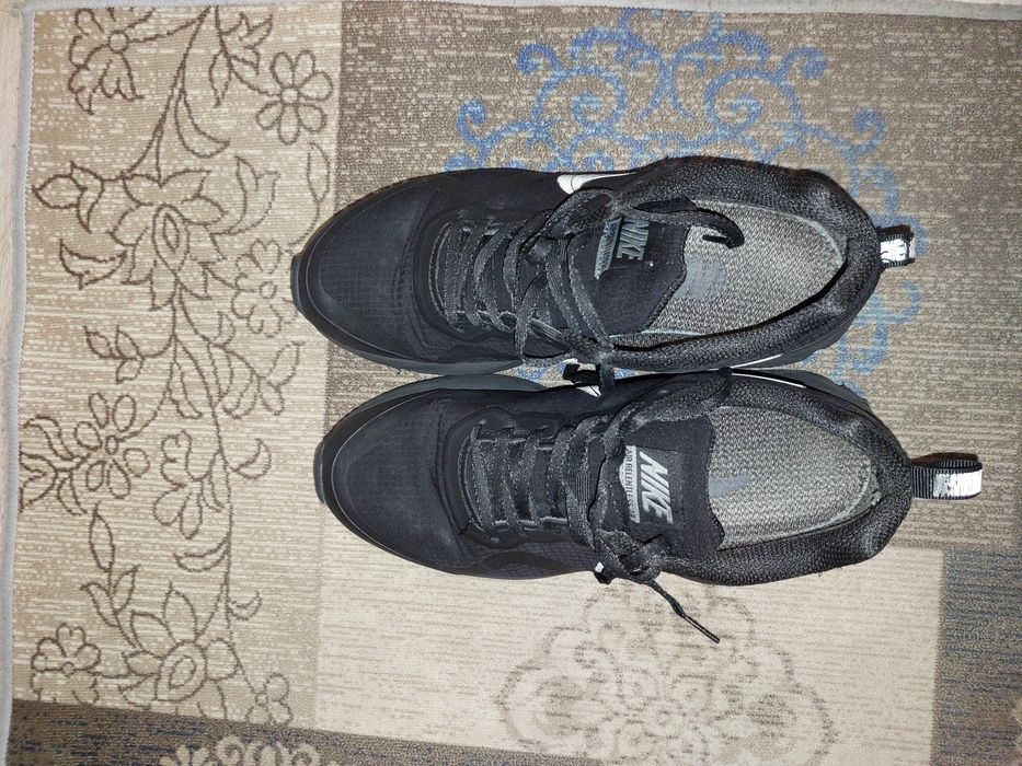 Кроссовки.  Nike