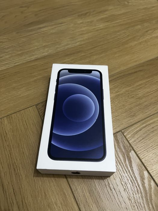 iPhone 12 mini в хорошем состояние