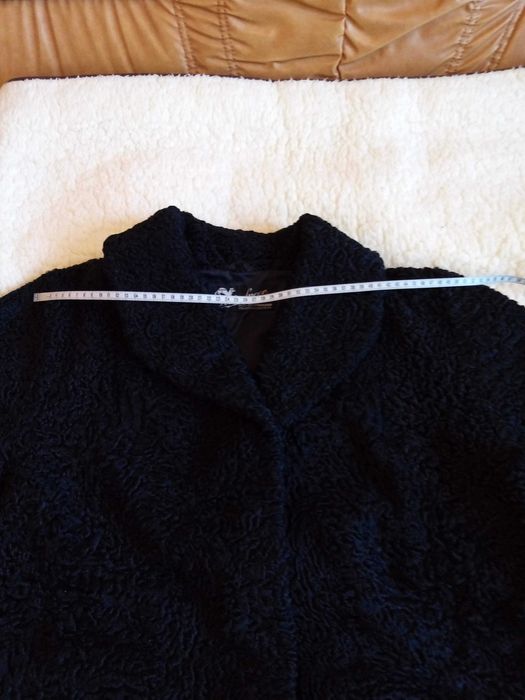 Vând haina Bukhara Karacul