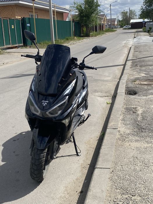 Скутер maxi 180 куб