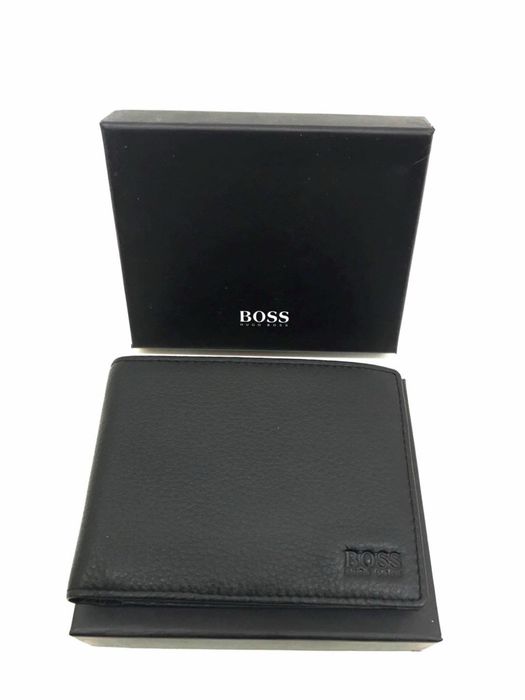 Мъжки подаръчен комплект колан и портфейл Hugo Boss 025/002 !